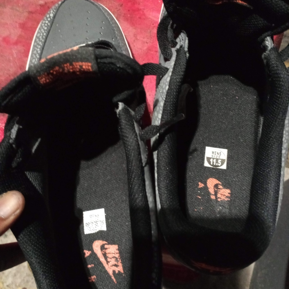 Sneakers - Picture 4 of 16